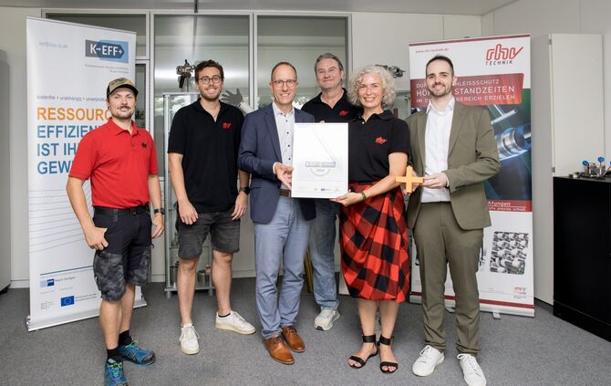 Waiblinger Firma Rybak und Hofmann rhv bekommt für Best Practice ein IHK-Zertifikat: v.l. Thomas Kley, Joel Izquierdo, Markus Be