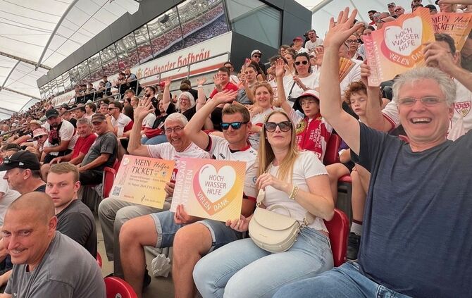 Fluthelfer beim VfB-Spiel