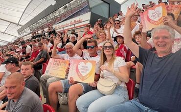 Fluthelfer beim VfB-Spiel
