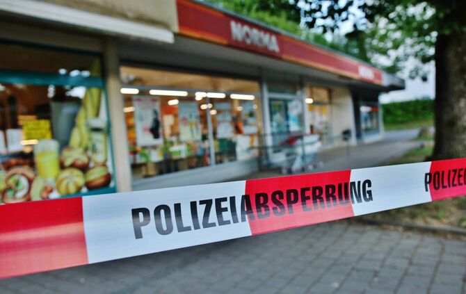 Polizeieinsatz in Schorndorfer Rehhaldenweg - Überfall auf Norma ruft Polizei auf den Plan