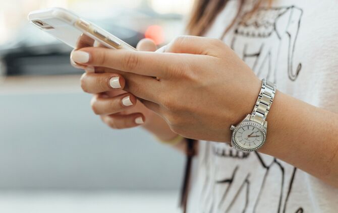Handy Smartphone Facebook Symbol Symbolfoto