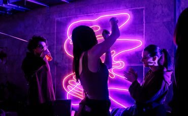 Party Feiern Nachtleben Symbolbild