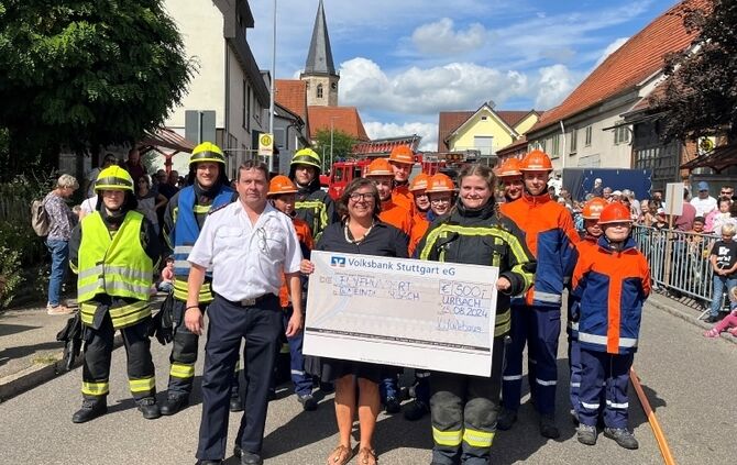 Spendenübergabe Feuerwehr Urbach Hochwasser-Geschädigte