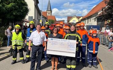 Spendenübergabe Feuerwehr Urbach Hochwasser-Geschädigte