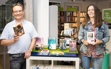 Lesetipps für den Sommer - Buchhändler und Inhaber der Buchhandlung Dietrich Kreh spricht Buchempfehlungen aus , Winnenden, 21.0