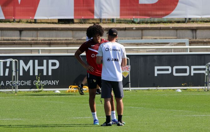 Trainer Sebastian Hoeneß und Anrie Chase