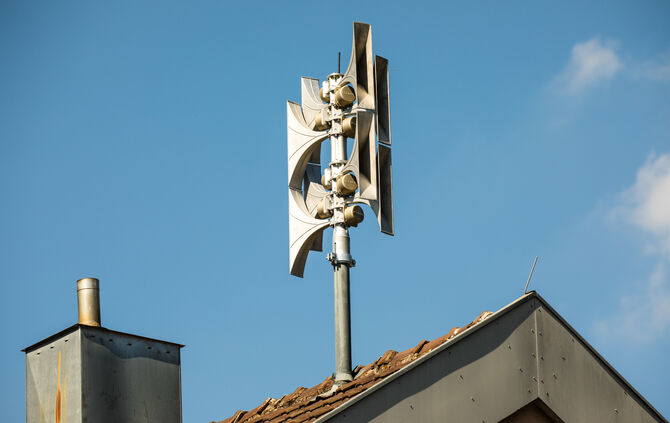 Luftbild Sirenenanlage auf dem Dach des Feuerwehrgerätehaus Winterbach, 07.09.2024.