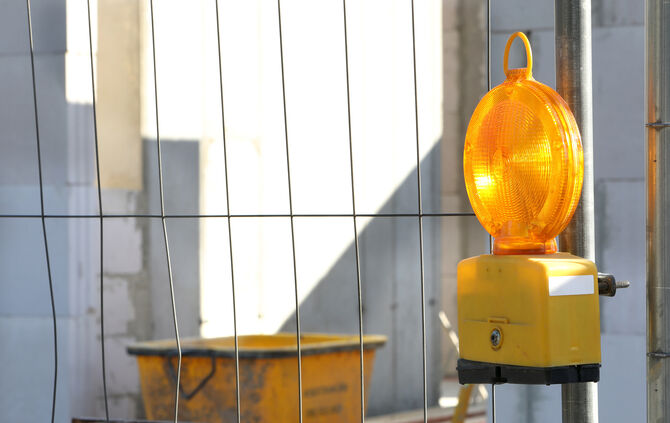 Baustelle Bauzaun Neubau Hausbau Wohnungsbau Symbol Symbolbild symbolfoto