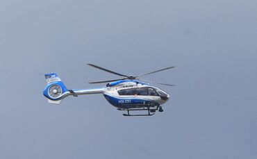 Hubschrauber Polizeihubschrauber Vermisst Vermisstensuche Symbol Symbolbild symbolfoto