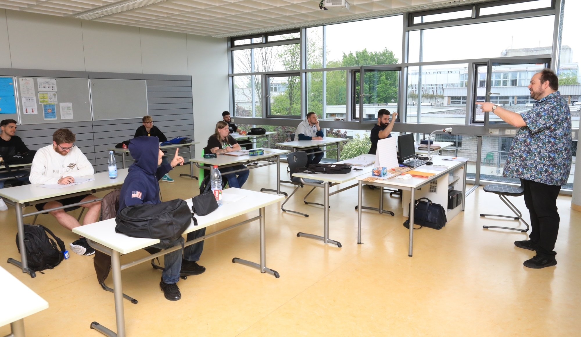 500 Schüler an der Kaufmännischen Schule Waiblingen warten auf ihre Prüfungen - Nachrichten aus ...