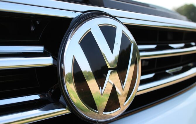 VW Logo Symbol Symbolbild Symbolfoto