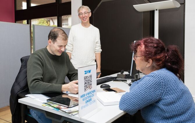 Pop-up-Redaktion in der Einkaufsstraße Weinstadt-Endersbach, 08.10.2024.
