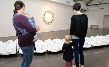 Führung für Mütter mit Babys in der Q-Galerie für Kunst, Schorndorf, 09.10.2024.