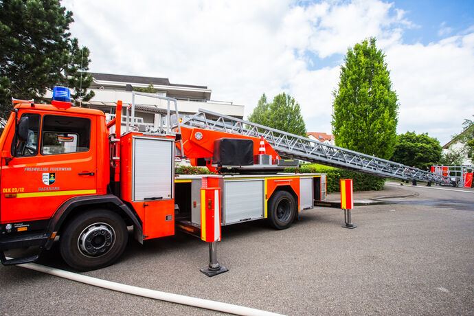 Die Feuerwehr in Backnang rückte am Freitag zu einem Brand in einem Mehrfamilienhaus aus.