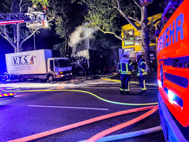 Brandanschlag auf Veranstaltungstechnik? - Technik für Demo auf dem Wasen - Wohl 4 vermummte Täter geflüchtet