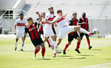 Fußball  2.Bundesliga SV Wehen  Wiesbaden vs.  VfB Stuttgart  