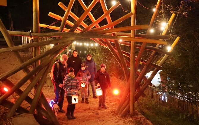 Eins + Alles leuchtet