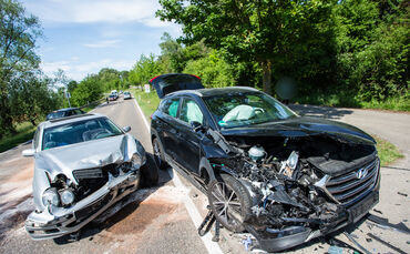 Vorfahrtsverletzung, drei Verletzte, L1197, Fellbach-Oeffingen, 19.05.2020.