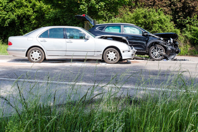 Vorfahrtsverletzung, drei Verletzte, L1197, Fellbach-Oeffingen, 19.05.2020.