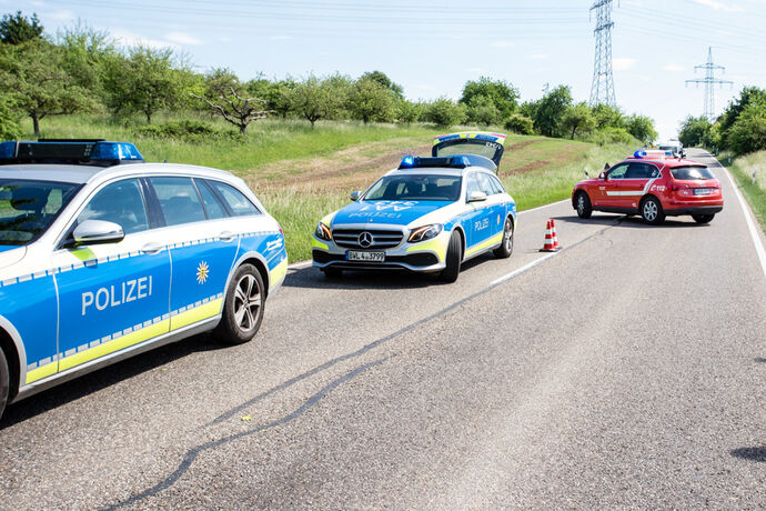 Vorfahrtsverletzung, drei Verletzte, L1197, Fellbach-Oeffingen, 19.05.2020.