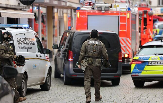 Esslingen: Mehrere Tote und Verletzte nach Streitigkeiten und Brand