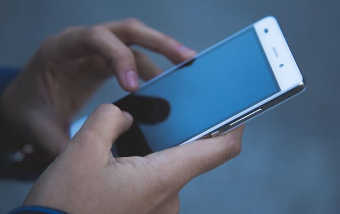 Smartphone Handy Symbolfoto