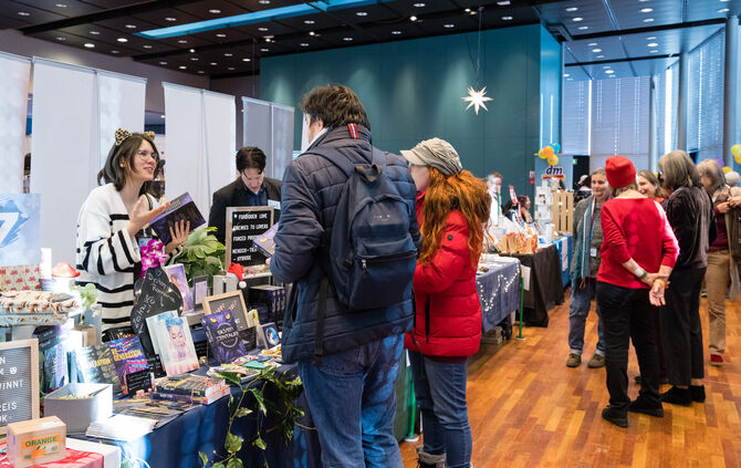 Buchmesse "Winterlesezauber" in der Fellbacher Schwabenlandhalle, 30.11.2024.