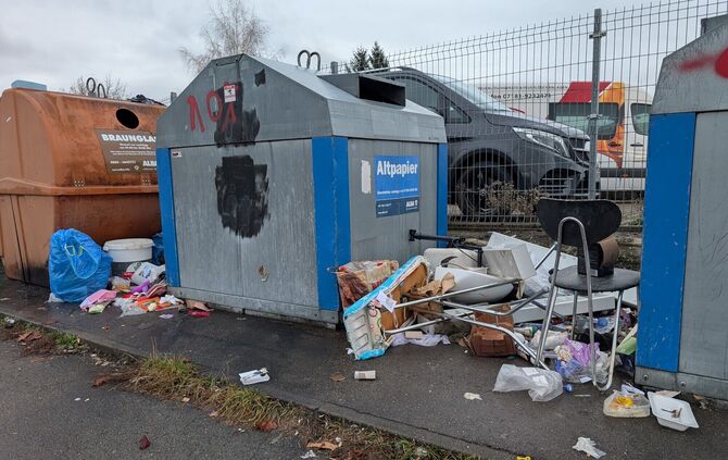 Vermüllung Container Welzheim