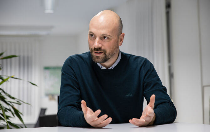 Nejc Stukl sucht für seine Kinder einen Kinderarzt, Winnenden, 25.11.2024.