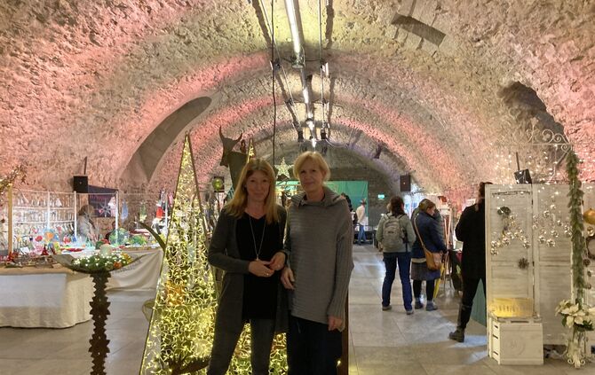 Das Organisationsteam vom Kunsthandwerkermarkt: Daniela D'Ambrosio und Ulrike Göritz (v.l.)