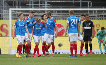 Fußball  2.Bundesliga Holstein Kiel vs. VfB Stuttgart