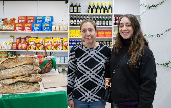 Neues Geschäft hat mit italienischen Lebensmitteln eröffnet, Schmidener Str., Waiblingen, 18.12.2024.