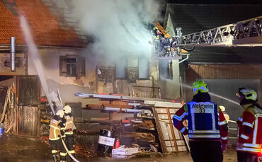 Scheunenbrand, Heidenbühlstraße, Kaisersbach-Gmeinweiler, 01.01.2025.