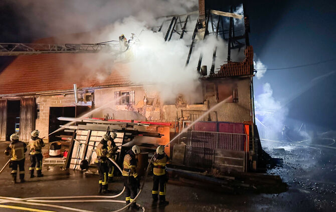 Scheunenbrand, Heidenbühlstraße, Kaisersbach-Gmeinweiler, 01.01.2025.