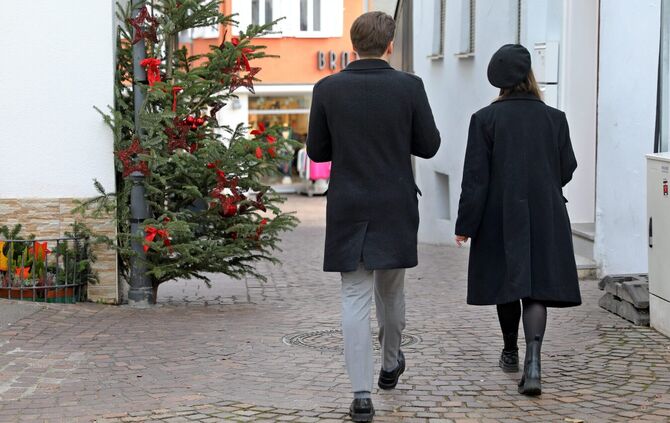 Weihnachtsgeschäft Einkaufen Symbolfoto Innenstadt Waiblingen