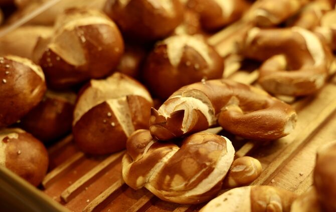 Brezeln Brötchen Brot Symbolfoto Bäcker Bäckerei