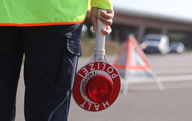 Polizeikontrolle Symbol_0