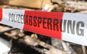 absperrband absperrung Polizei symbol symbolbild symbolfoto