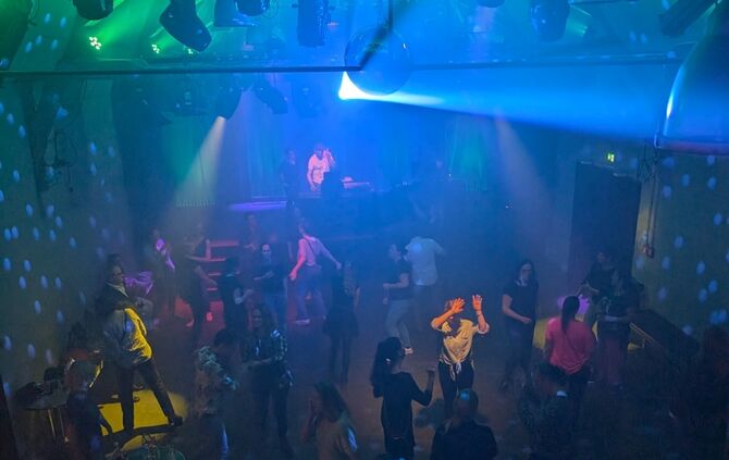 Vor 12 Club Schwanen, Early Disco