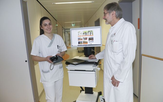 Lori Hillebrand, Praktikantin im Klinikum