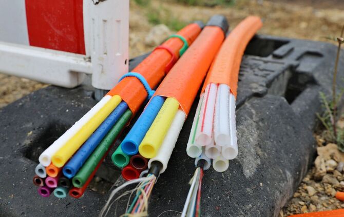 Leerrohre für den Glasfaserausbau (Symbolfoto).