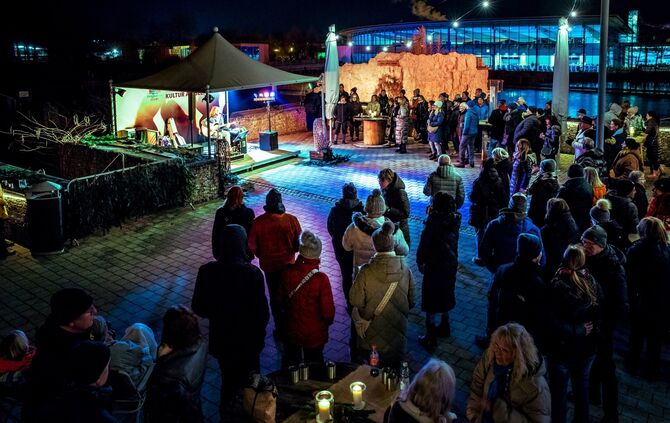 Kultur im Schnee am Ziegeleisee: Zum ersten Mal findet das Winterfestival mit Open-Air-Konzert, Schorndorf, 17.01.2025.