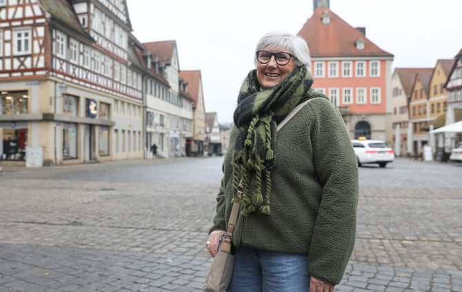 Alison Farnell-Biesler ist seit 20 Jahren Stadtführerin in Schorndorf.