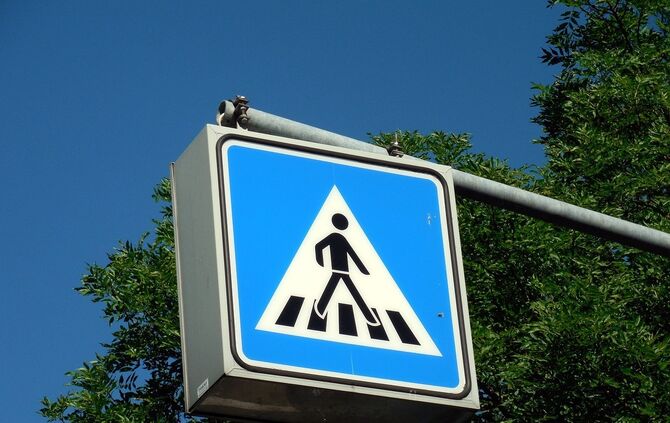 Zebrastreifen Symbolfoto