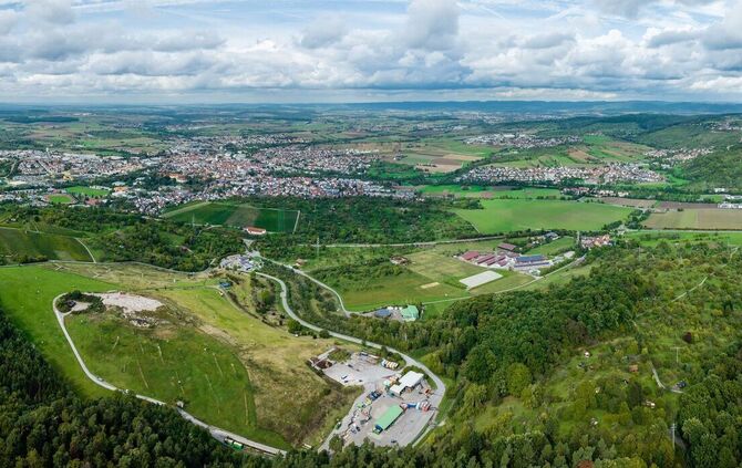 Wann und wo der Gebäude-Bau beginnen soll - Luftbild Winnenden mit Ortsteilen, 28.09.2022.
