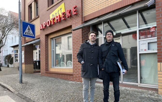 Daniel Mudroh (links) von der Palm KG und Innenarchitekt Dieter Schenk