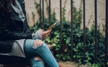 Symbolbild Symbol Handy Whatsapp Smartphone - 1