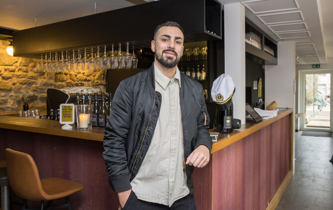 In der ehemaligen Gerberei: Antonio Baratta in seiner "Popup Kajüte" mit schwäbischer Küche, Waiblingen, 29.01.2025.