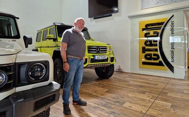 Letech Welzheim, Firmenchef Andreas Lennartz vor G-Klasse und Grenadier