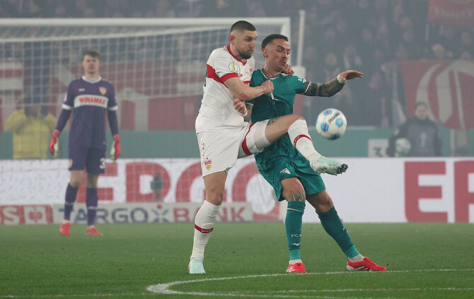 Fussball DFB Pokal VfB Stuttgart vs. FC Augsburg
